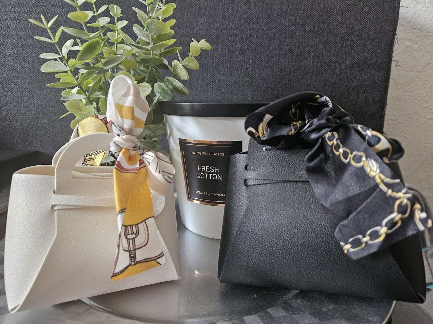 Elegantes Gastgeschenk – Mini-Handtasche mit Schleifenakzent